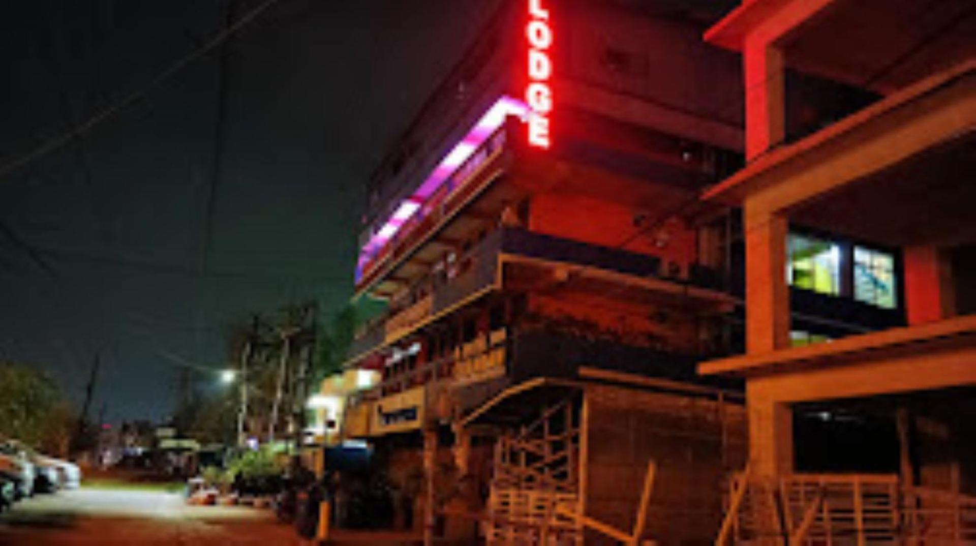 Hotel Chandan,布巴内什瓦尔 外观 照片